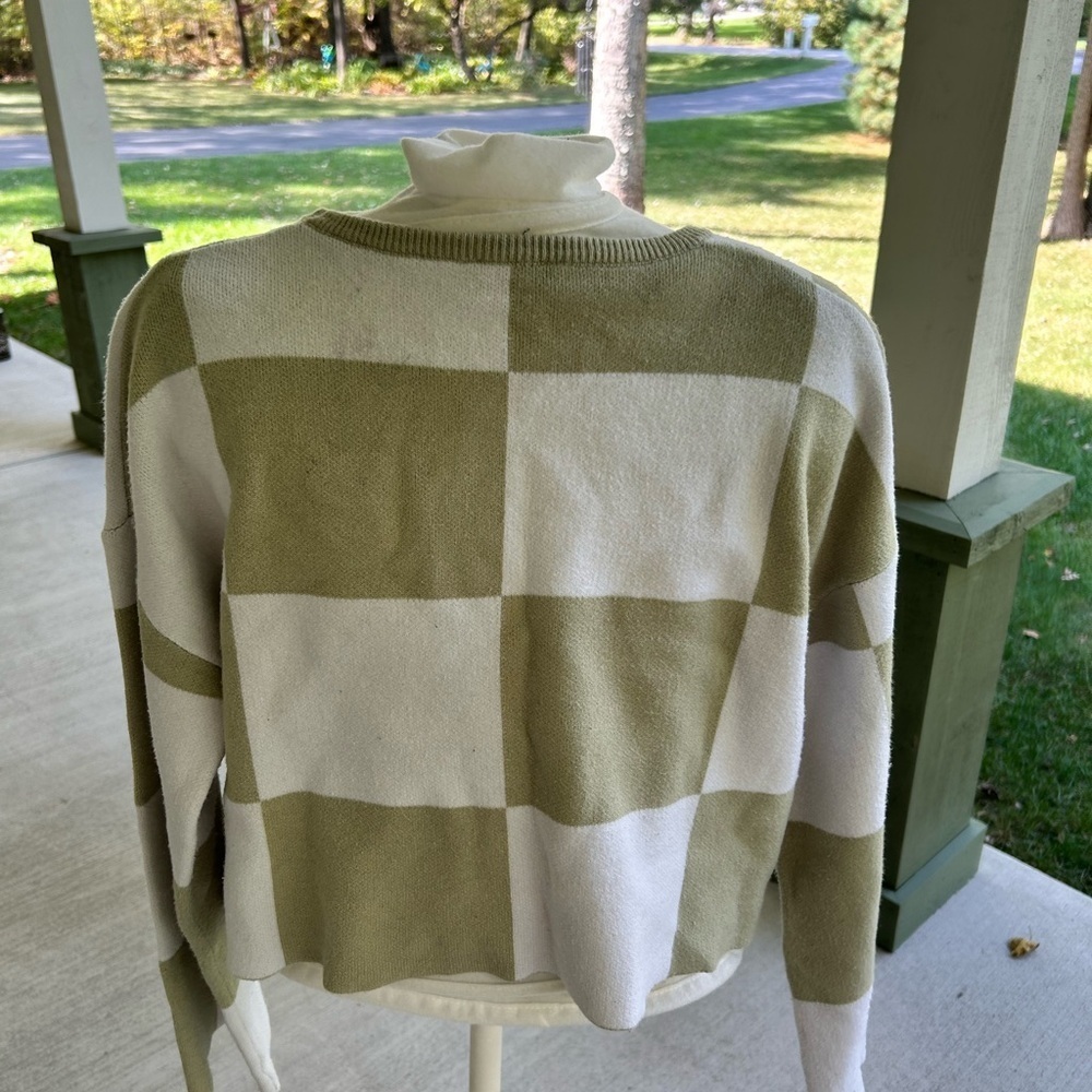 ❤️Paper moon- Olive and White Checkered Sweater - Picture 3 of 4